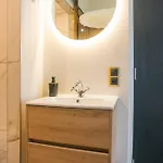 דירה Petite With Wifi, Ac, And Shared Kitchen *