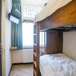 Petite With Wifi, Ac, And Shared Kitchen דירה