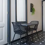 דירה Petite With Wifi, Ac, And Shared Kitchen *