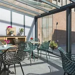 Petite With Wifi, Ac, And Shared Kitchen *