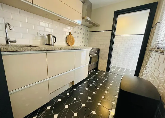 Appartement Petite With Wifi, Ac, And Shared Kitchen