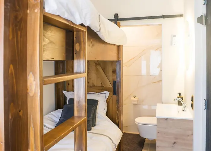 Apartment Petite With Wifi, Ac, And Shared Kitchen