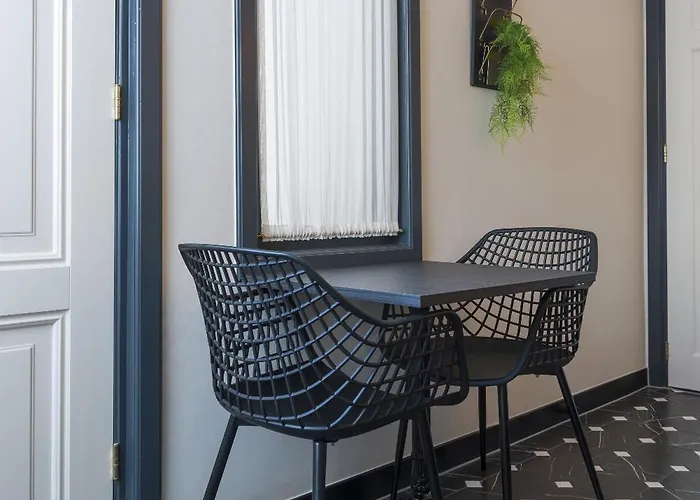 아파트 Petite With Wifi, Ac, And Shared Kitchen *