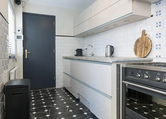 Petite With Wifi, Ac, And Shared Kitchen Tilbourg