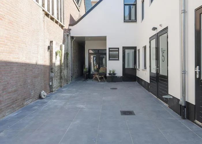 아파트 Petite With Wifi, Ac, And Shared Kitchen