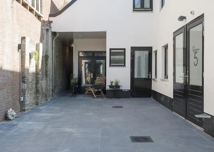 Petite With Wifi, Ac, And Shared Kitchen Tilbourg