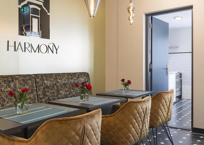 Petite With Wifi, Ac, And Shared Kitchen Apartament