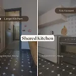 아파트 Petite With Wifi, Ac, And Shared Kitchen 튈뷔르흐