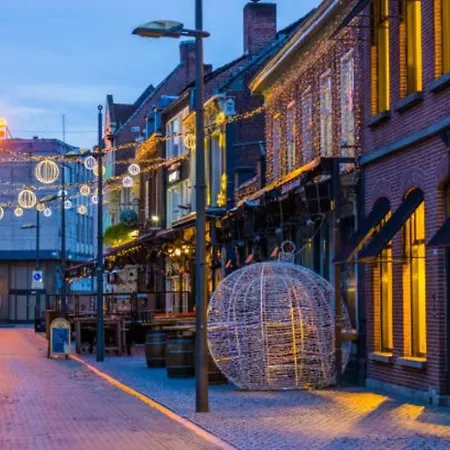 Petite With Wifi, Ac, And Shared Kitchen Daire Tilburg