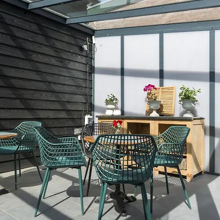 Petite With Wifi, Ac, And Shared Kitchen * Tilburg